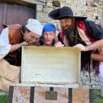 Lire la suite à propos de l’article Les Pirates et le Coffre Maudit